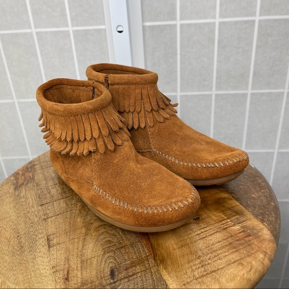 Minnetonka Other - Minnetonka Kids Suede Leather Moccasins